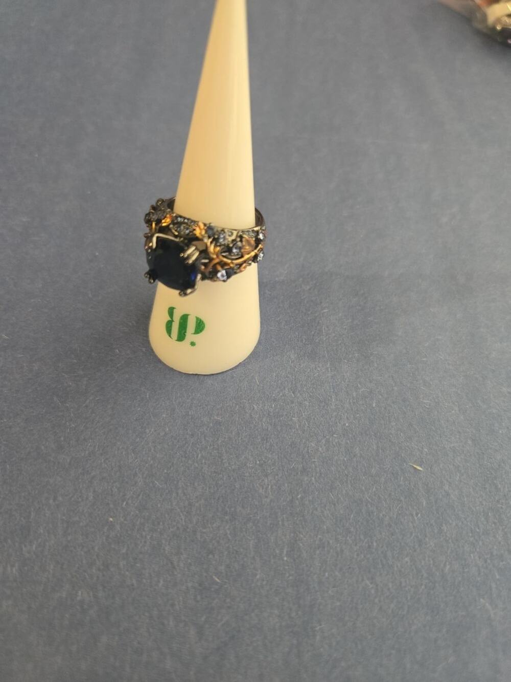 Size 7 Vintage/Gothic Looking Statement Ring